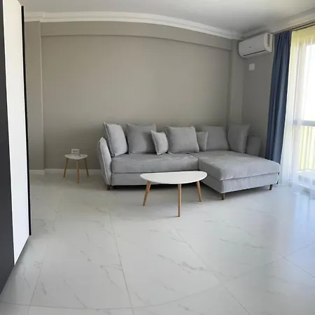 Ada By For Seven קונסטנצה
